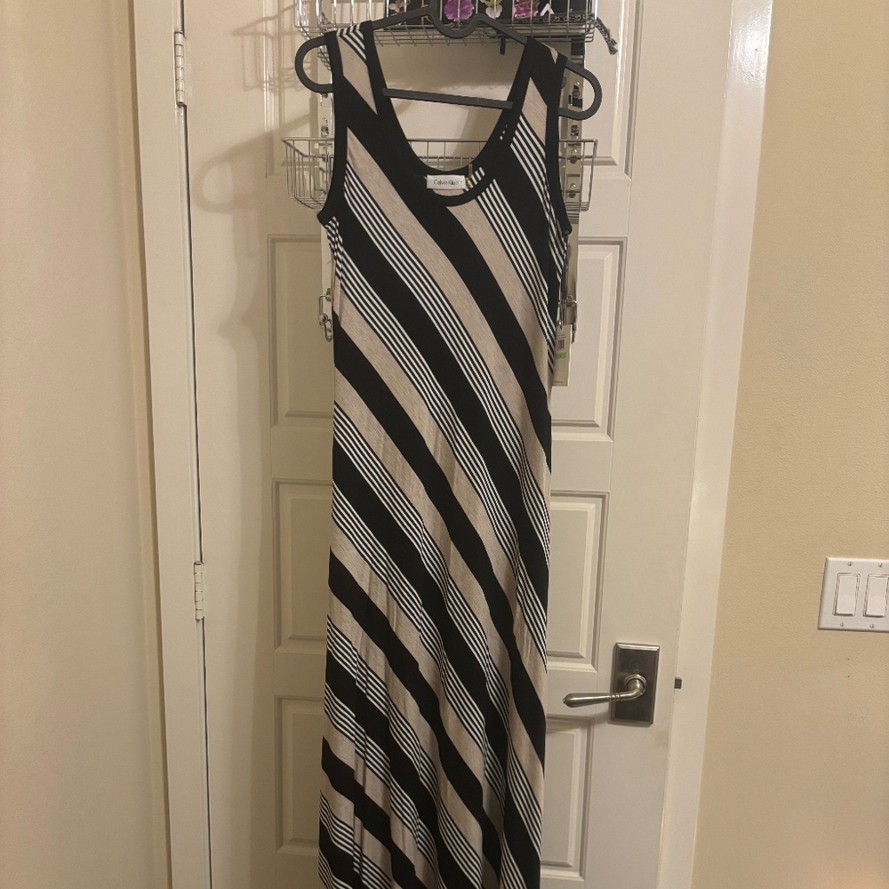 Calvin Klein Size 4 Maxi Dress – Tan & Black Diagonal Stripes, NWT